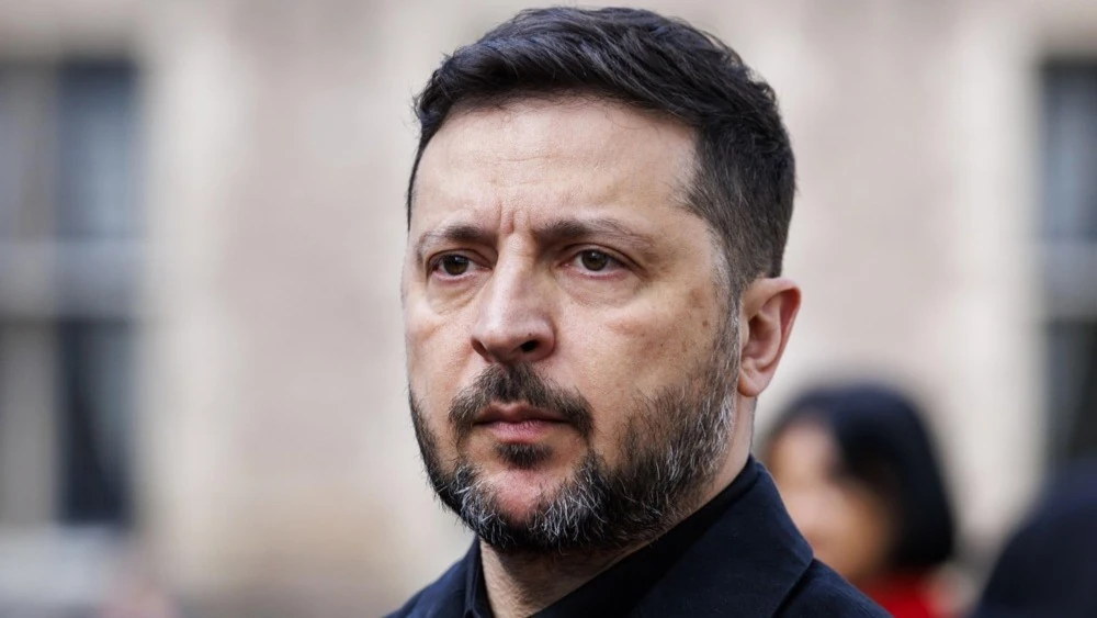 Стьоре підтвердив: дрон ледь не зіткнувся з літаком Зеленського під час зльоту з Кишинева