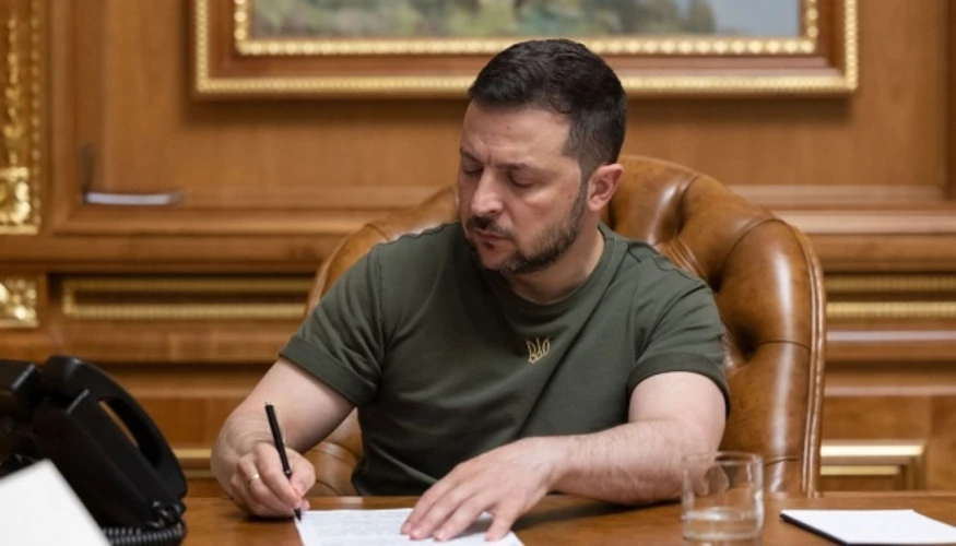 Зеленський підписав закон про кол-центри: чому це стосується кожного українця