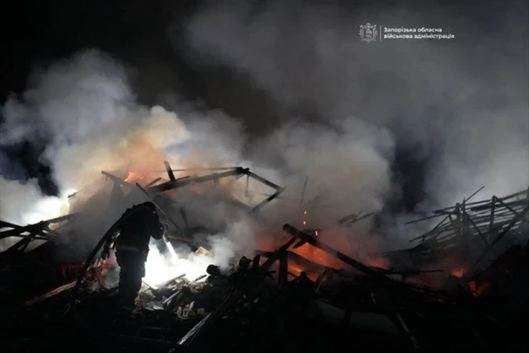 Ніч проти 12 вересня у Запоріжжі: дрон зруйнував будинок, загинули двоє