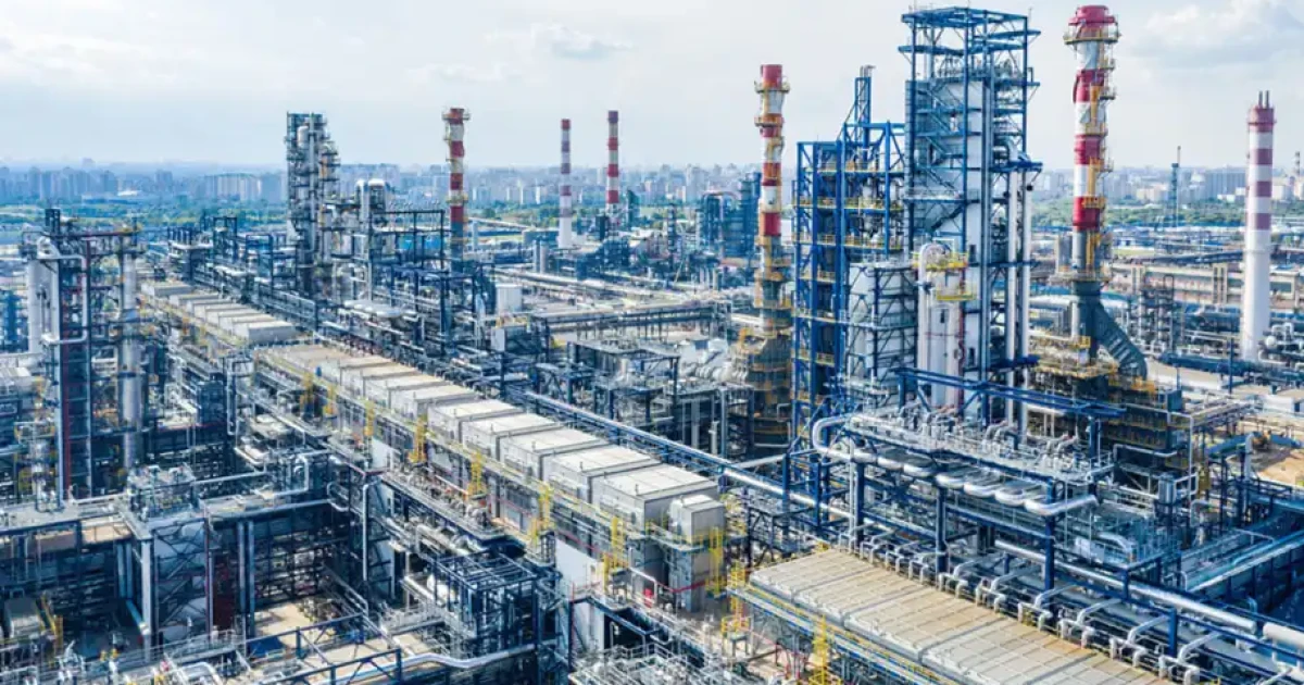 Атака FP-1 на Ільський НПЗ: контекст підприємства і підтверджені руйнування